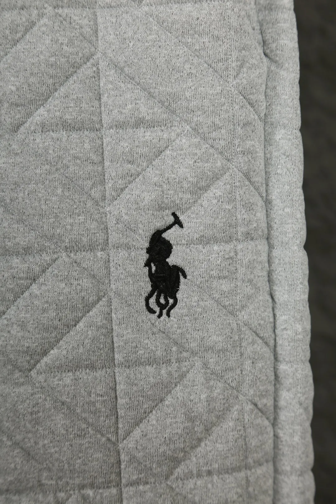 P240 Actual photo [Popular item] Style number: 24384# Color: off-white/hemp gray Size: S to Adjustable elasticated trouser cords at the ankles ✅ - RL Ralph Lauren's hottest style this year. Easy to wear down cotton pants with eyes closed. Classic war horse embroidery LOGO. The texture is full and high-end. A version that you will fall in love with at first sight. Can control any leg shape. Two strings of trouser legs have drawstrings. Can be wide-legged or corseted. Soft and fluffy, level 10 wind-resistant, life-saving pants.